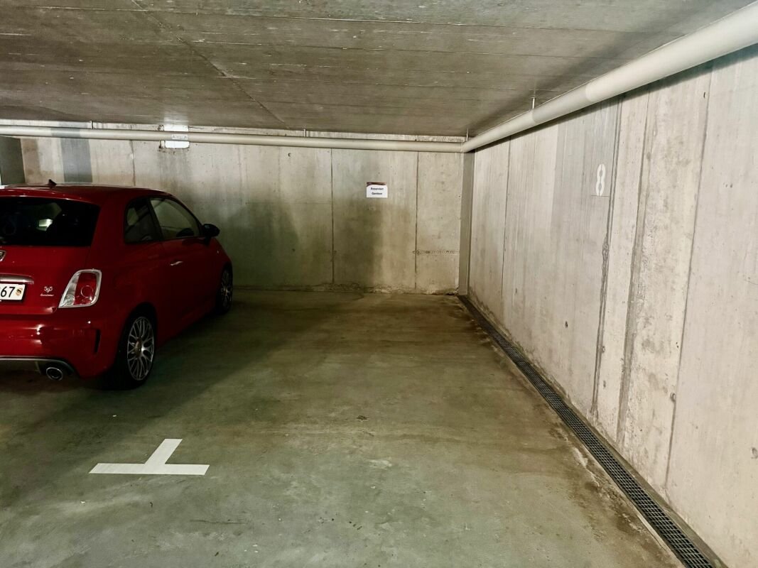 Einstellhallenplatz Einstellhallenplatz