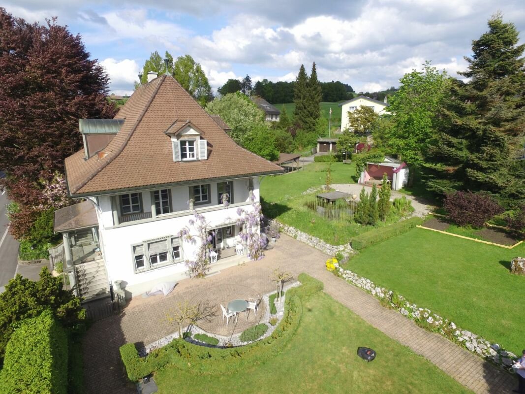 Repräsentative Berner-Landhaus Villa
