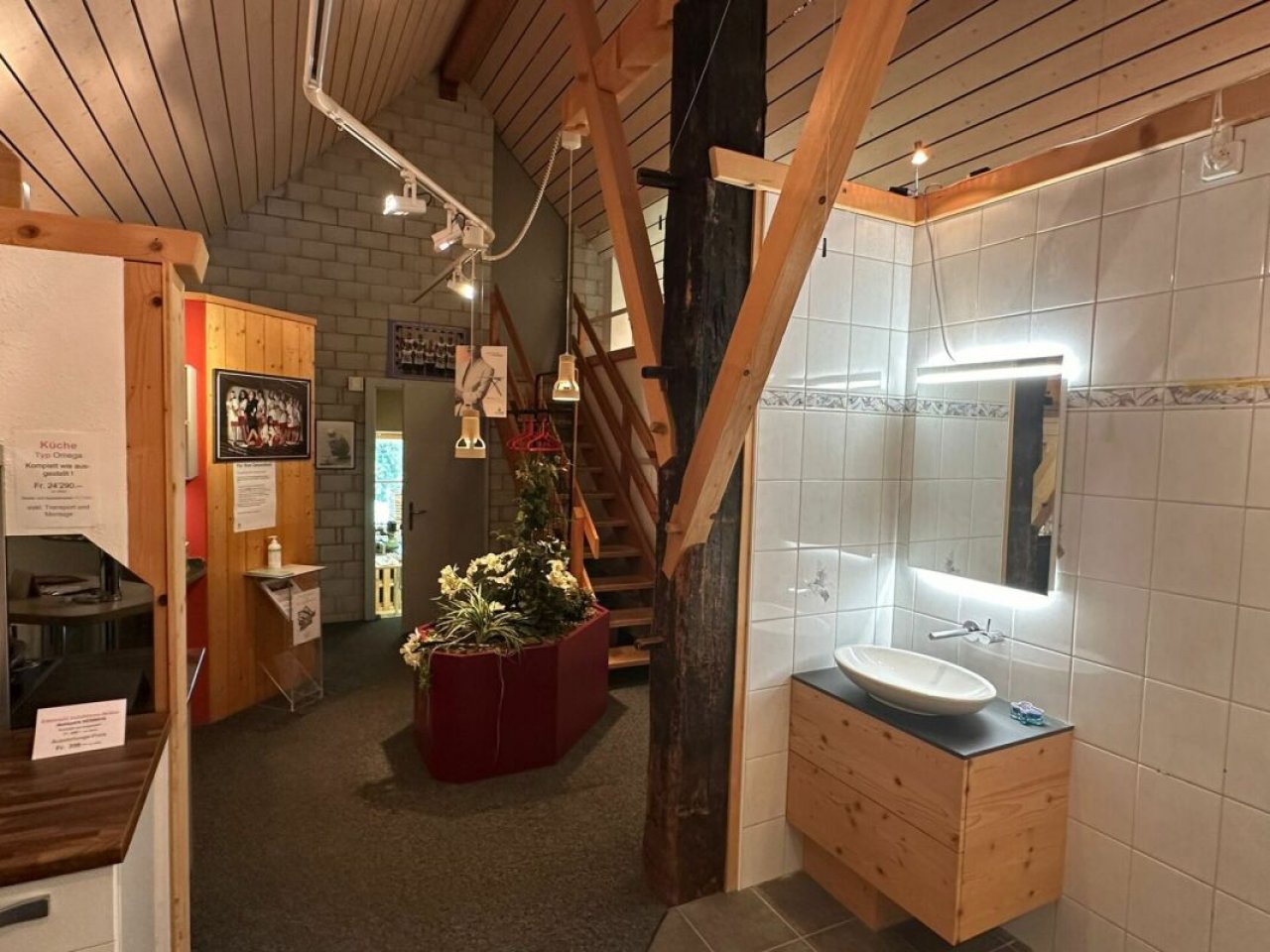 Ausstellung/Wohnraumerweiterung Ausstellung/Wohnraumerweiterung